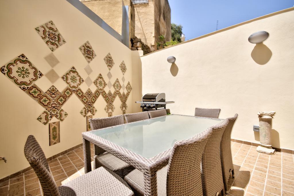 Amazing 4-Bedroom Sliema Town House With Jacuzzi Exteriér fotografie