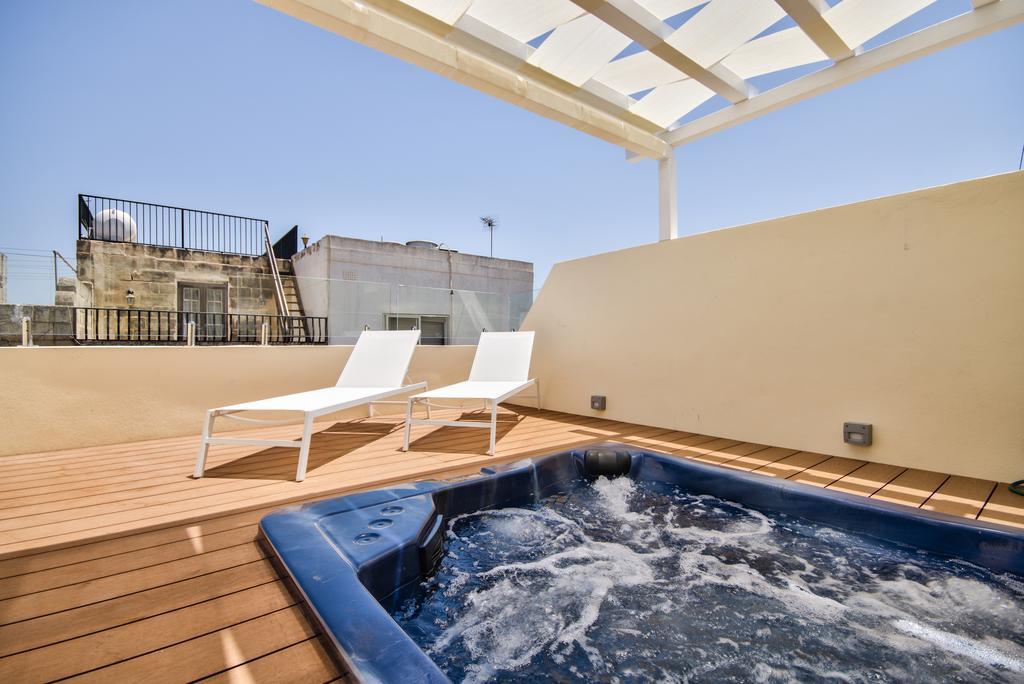 Amazing 4-Bedroom Sliema Town House With Jacuzzi Exteriér fotografie